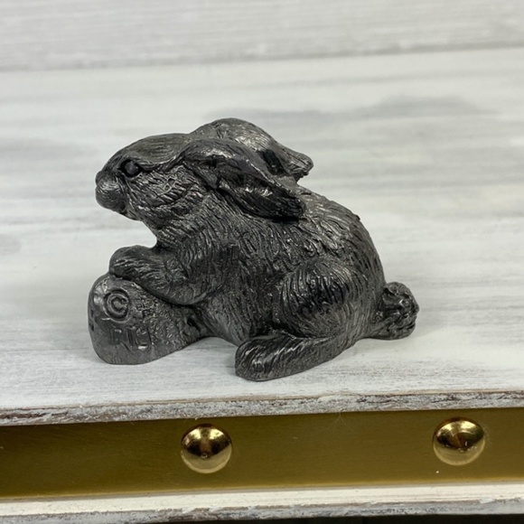 Michael Ricker 1983 Vintage Bunny Pewter Rabbit - Picture 2 of 4